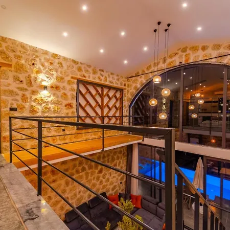 Hotel Artemis 4*